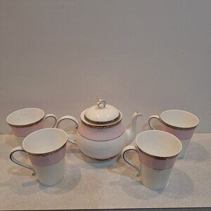 MARY KAY 40TH ANNIVERSARY PINK AND PLATINUM FINE CHINA 4 CUP TEAPOT AND 4 MUGS